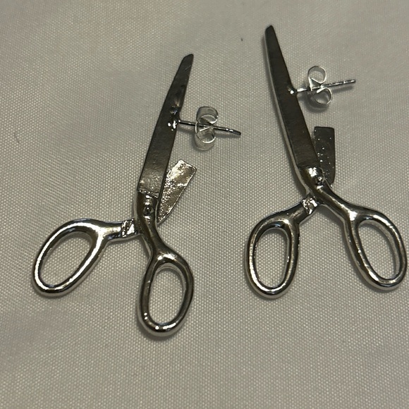 Pierced Earrings Scissors Cutting Silver Metal Jewelry Emo Goth hair Stylist new - Picture 4 of 7